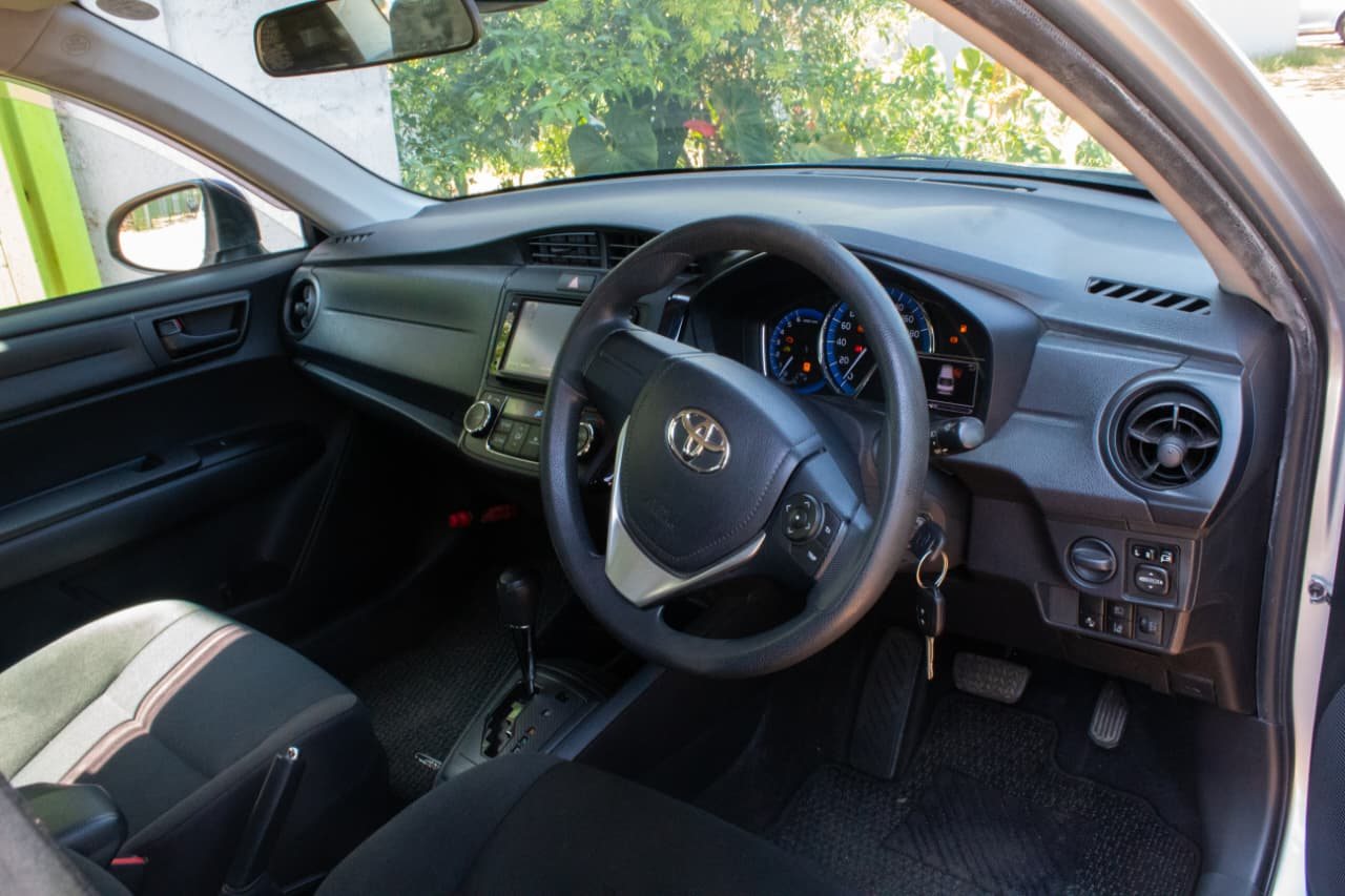 Vehicle photo thumbnail 7