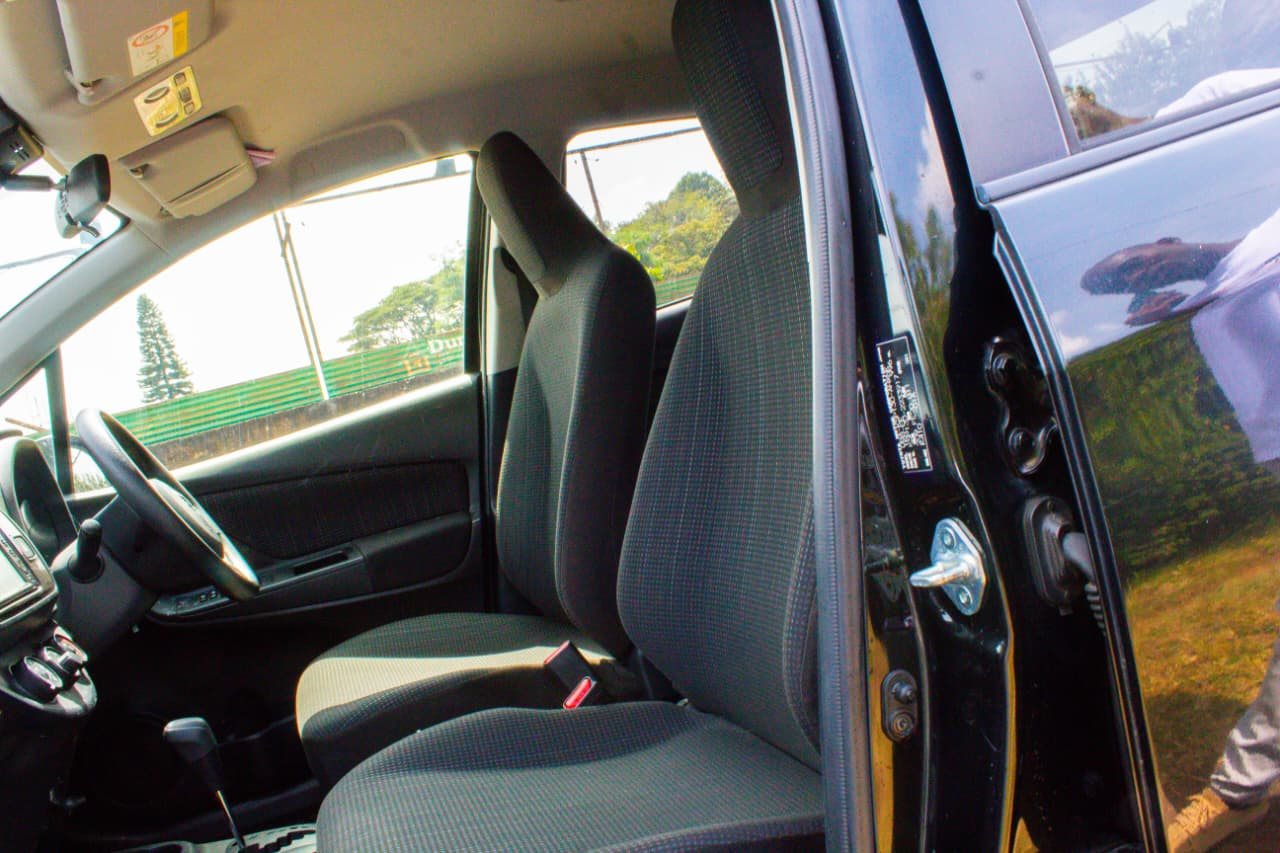 Vehicle photo thumbnail 3
