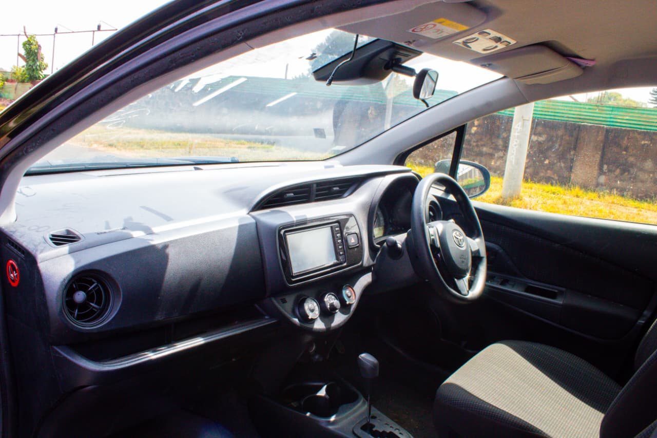 Vehicle photo thumbnail 2