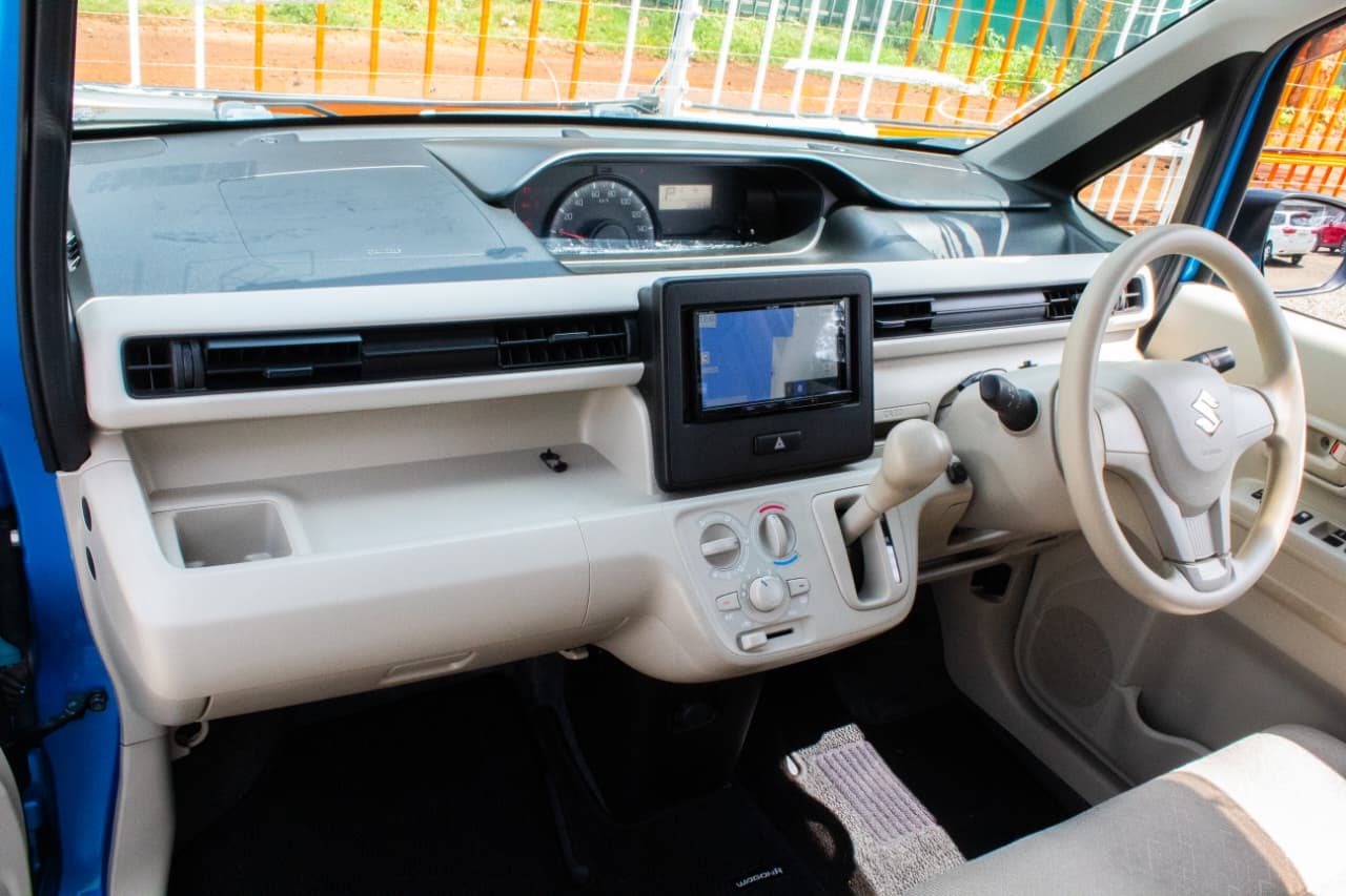Vehicle photo thumbnail 5