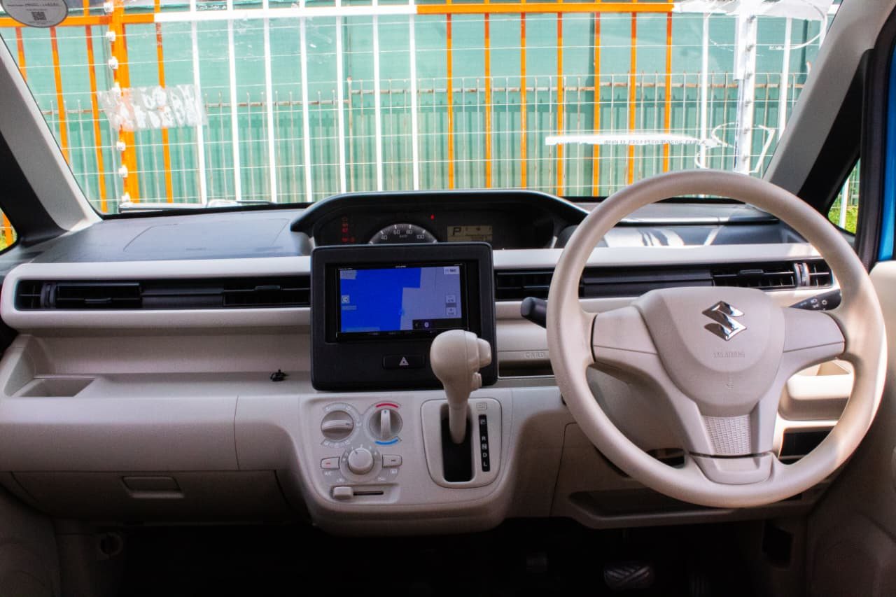 Vehicle photo thumbnail 4