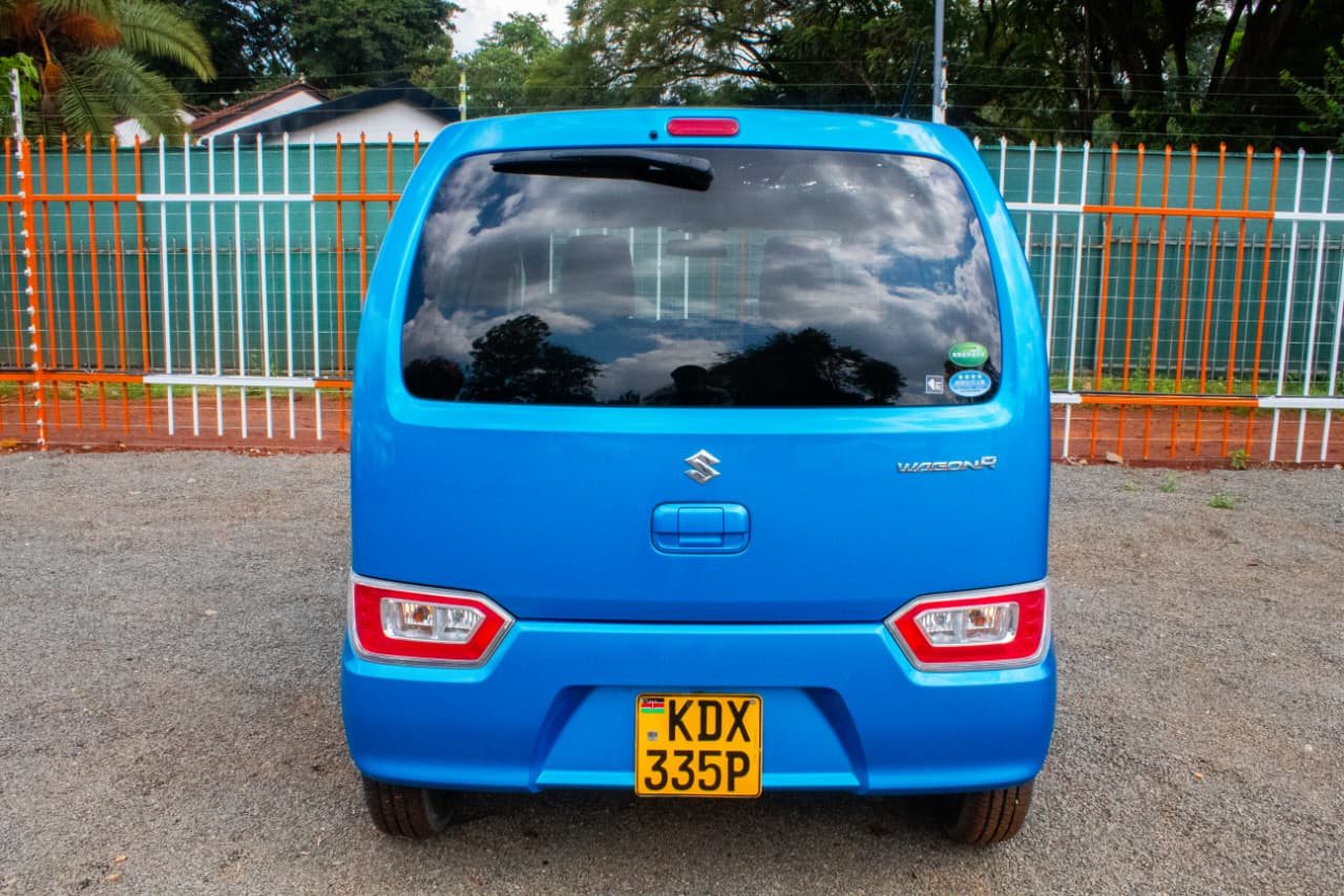Vehicle photo thumbnail 11