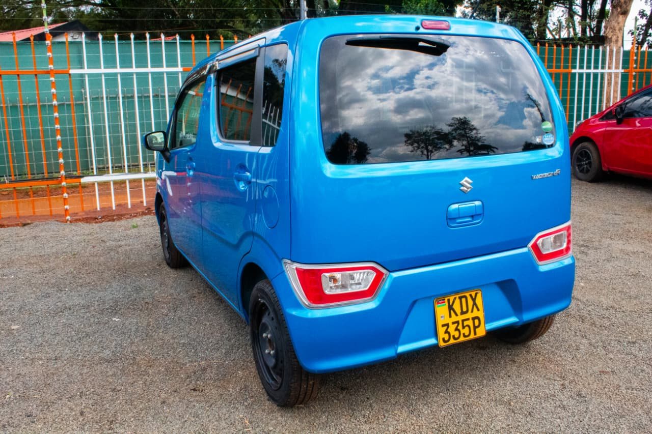 Vehicle photo thumbnail 12
