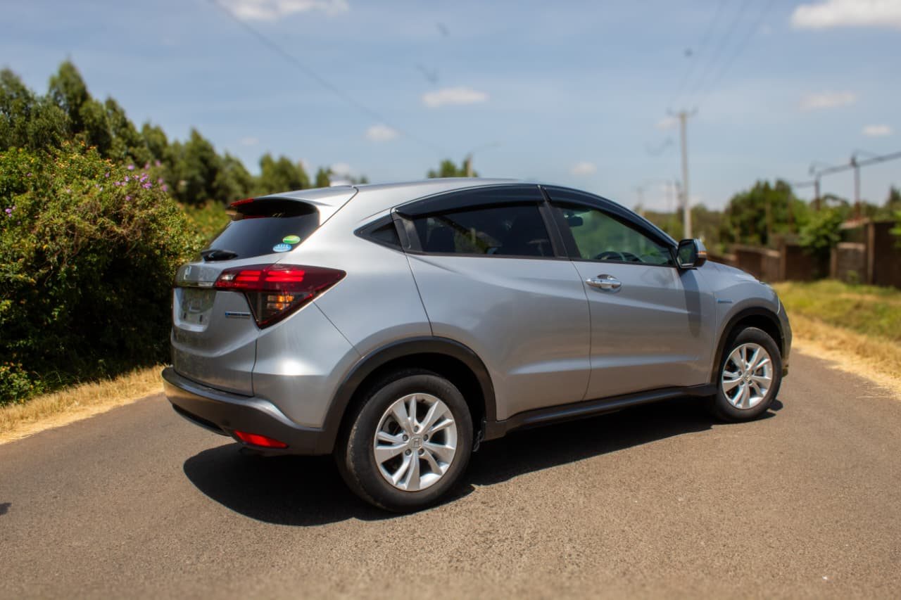 Vehicle photo thumbnail 9