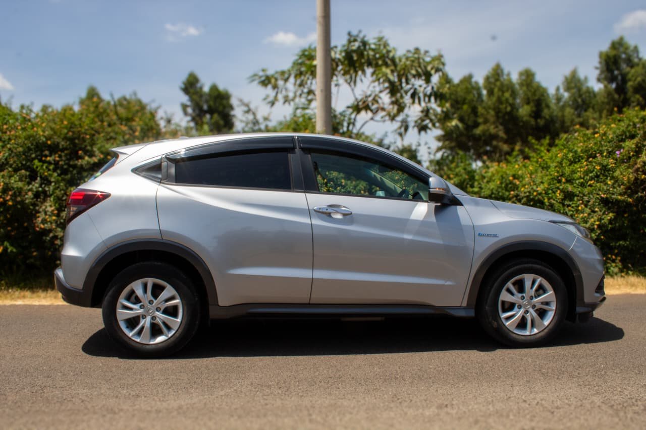 Vehicle photo thumbnail 10