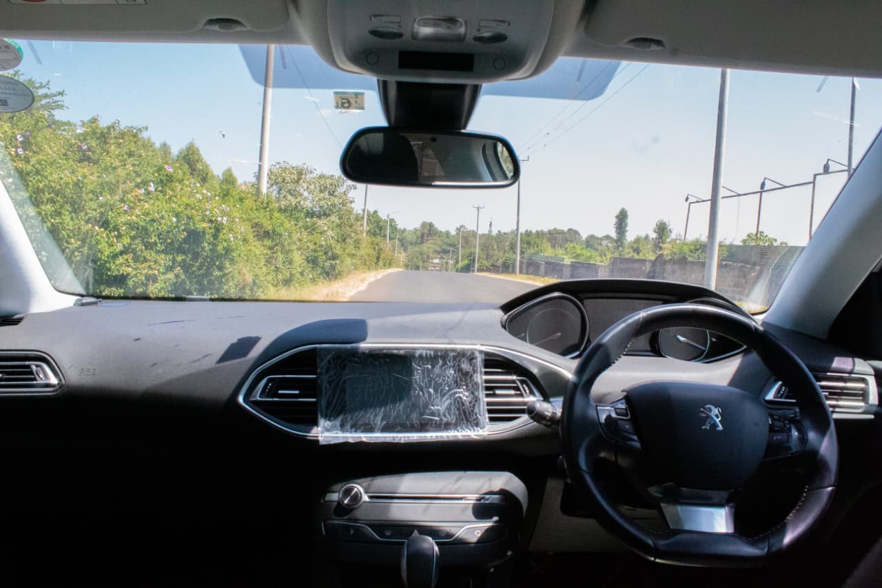 Vehicle photo thumbnail 4